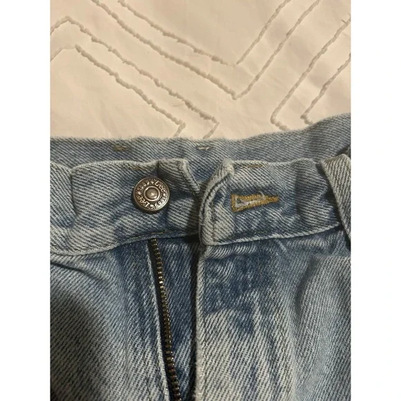 Women's Lee Denim Jean Shorts - High Rise Regular Fit - Light Wash – Size 8 - Picture 5 of 5